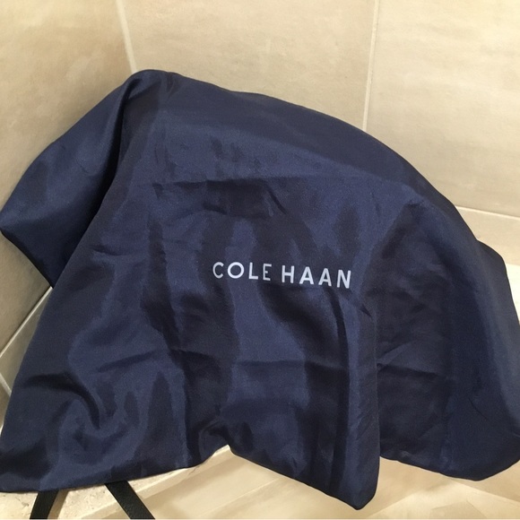 Cole Haan Black Quilted Leather Handbag - Great Condition - Picture 11 of 11